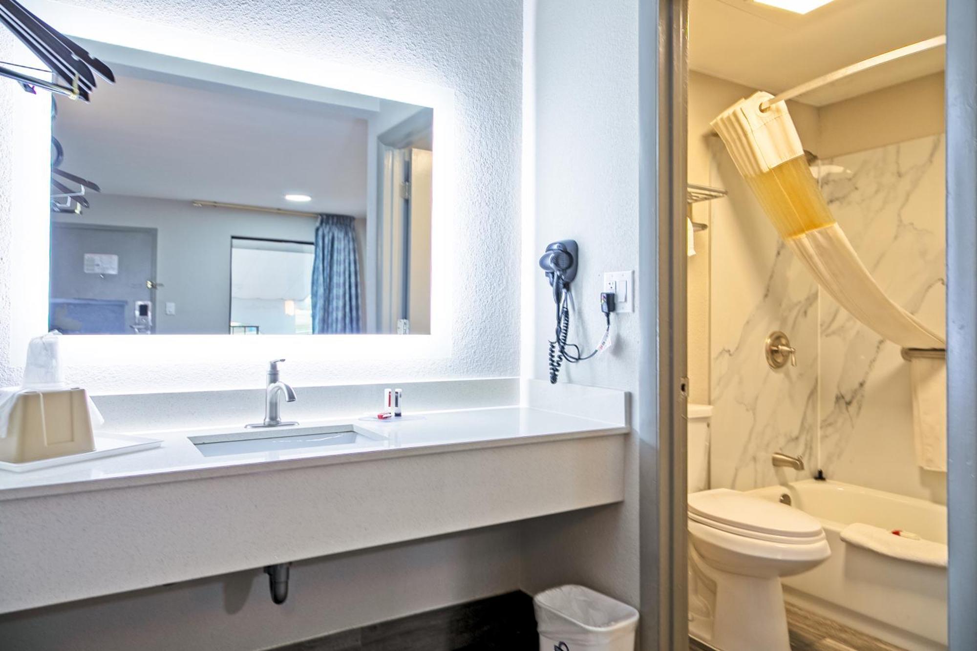 Days Inn By Wyndham Augusta Near Fort Gordon Экстерьер фото