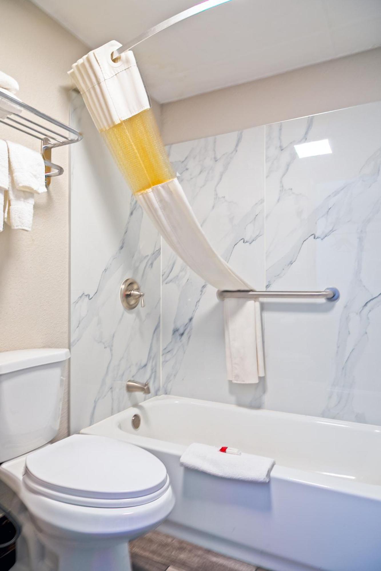 Days Inn By Wyndham Augusta Near Fort Gordon Экстерьер фото