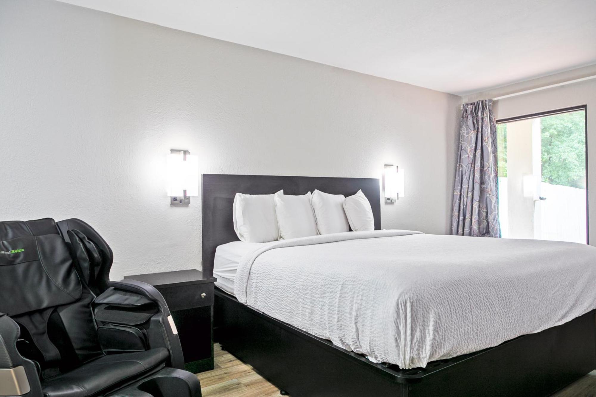 Days Inn By Wyndham Augusta Near Fort Gordon Экстерьер фото